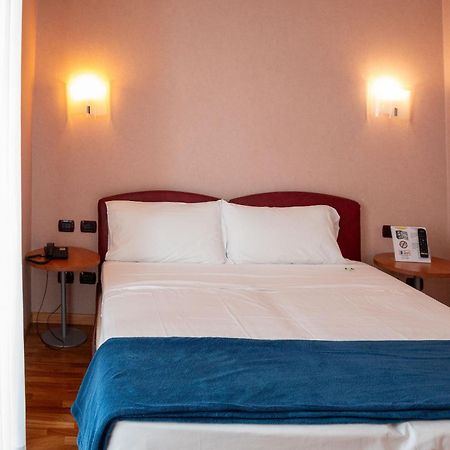Siriohotel Dormelletto Exteriör bild
