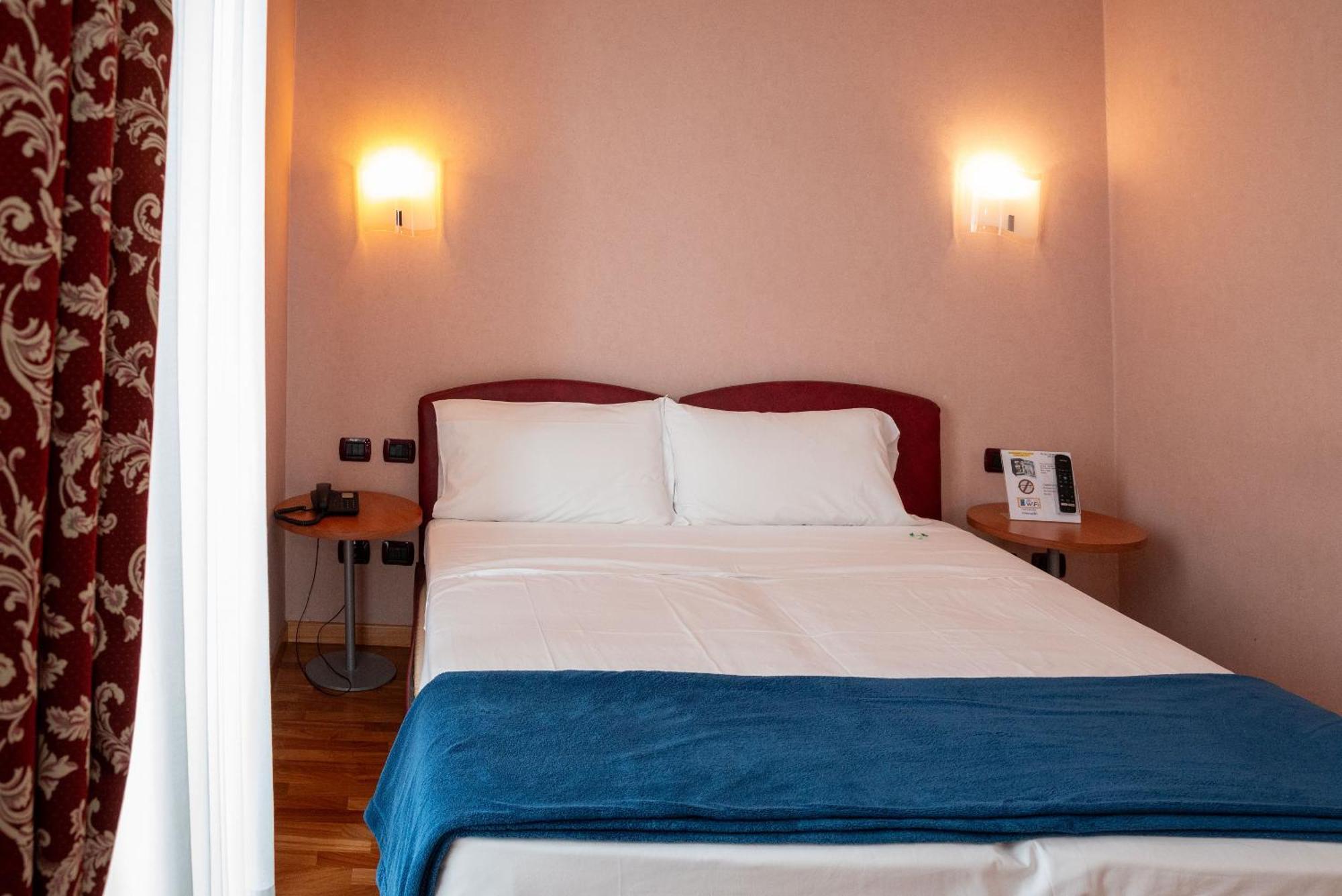 Siriohotel Dormelletto Exteriör bild