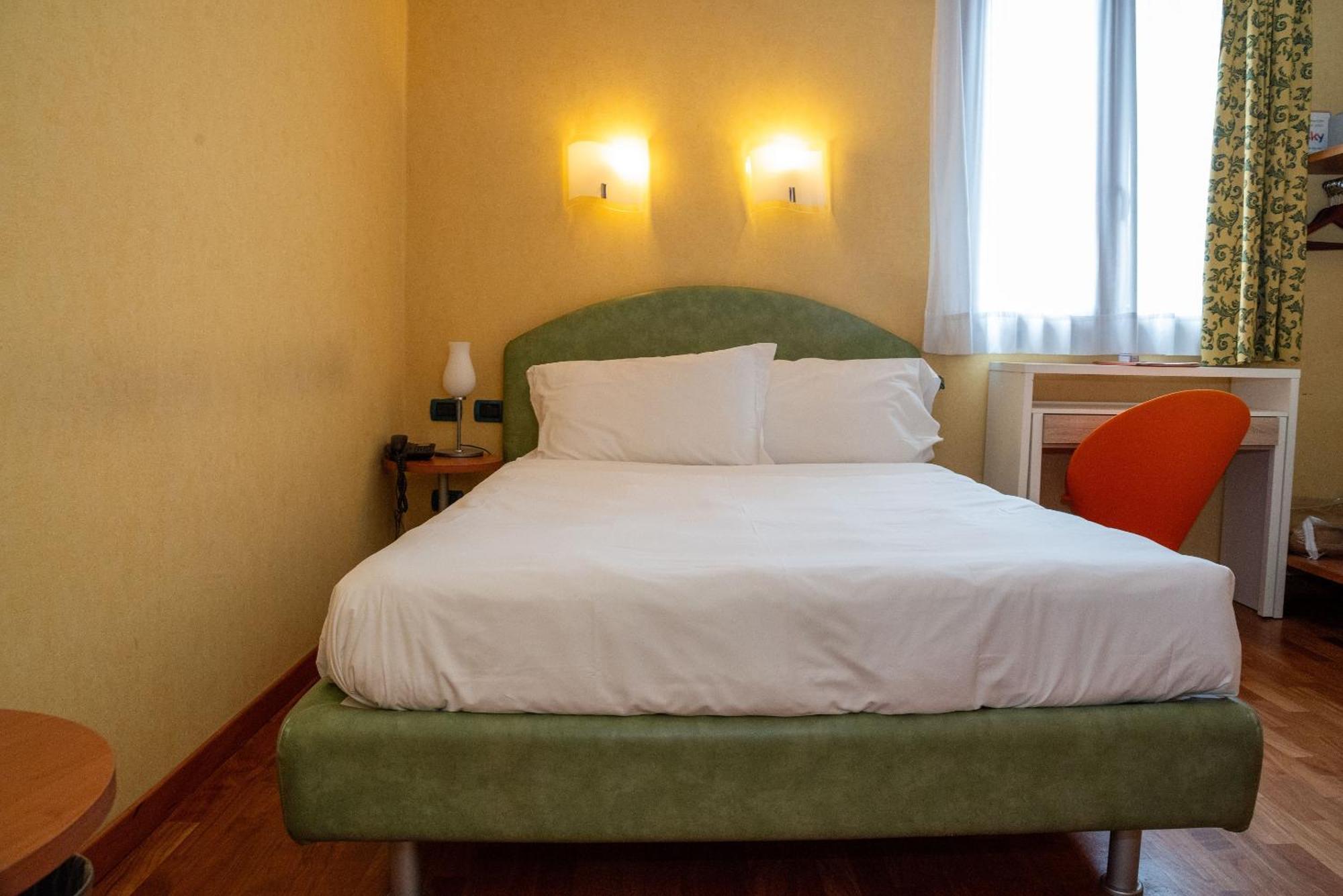 Siriohotel Dormelletto Exteriör bild