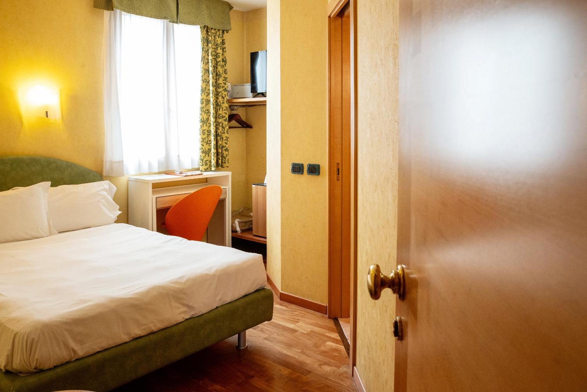 Siriohotel Dormelletto Exteriör bild