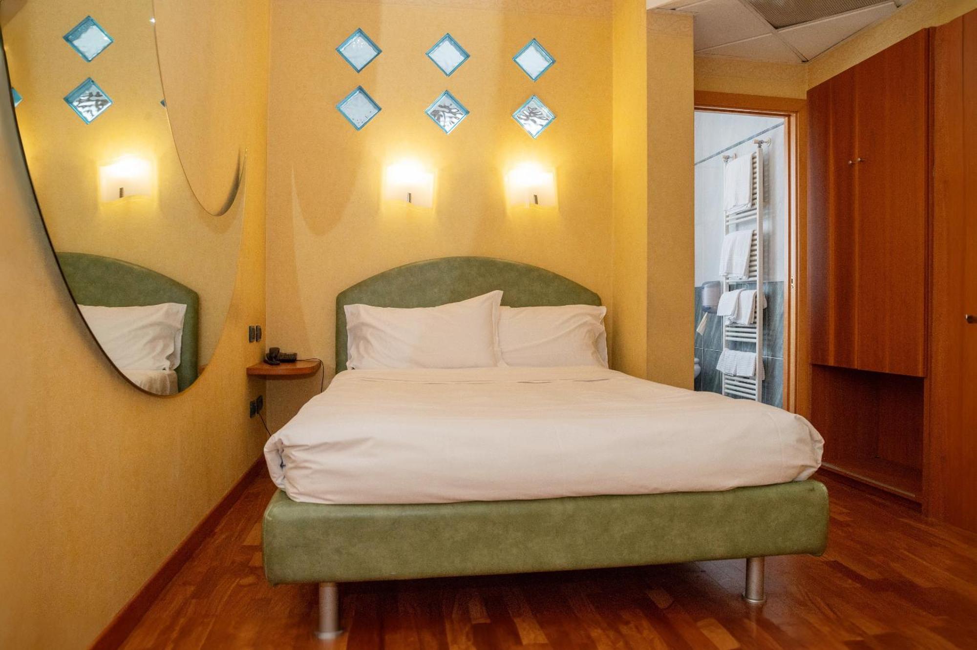 Siriohotel Dormelletto Exteriör bild