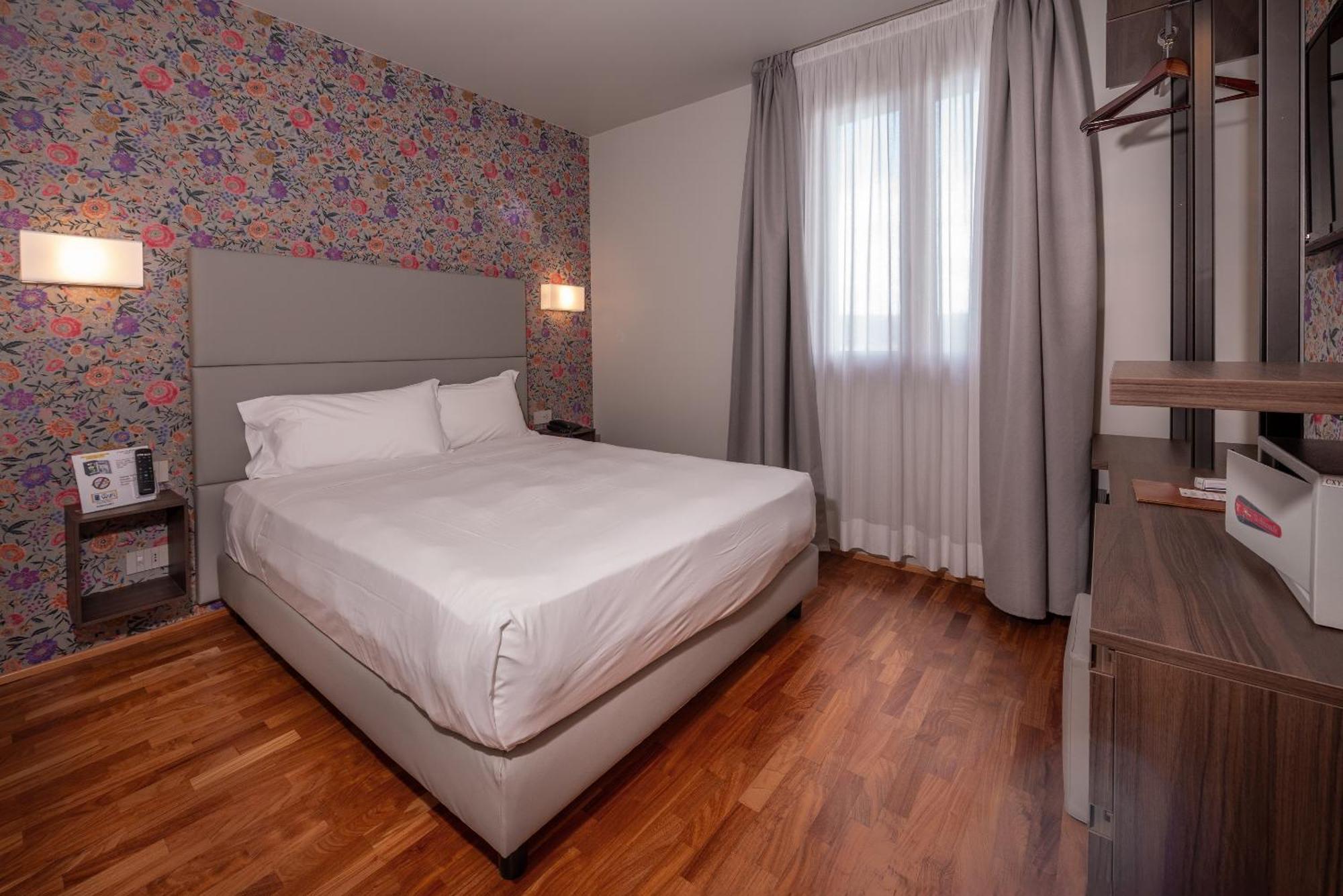 Siriohotel Dormelletto Exteriör bild