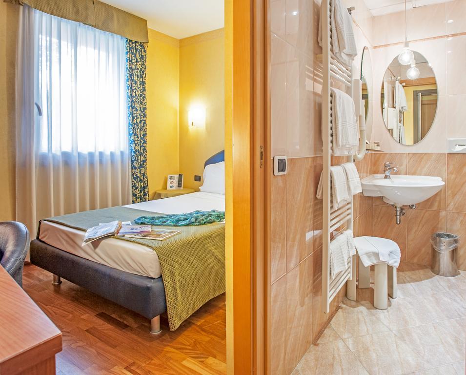 Siriohotel Dormelletto Exteriör bild